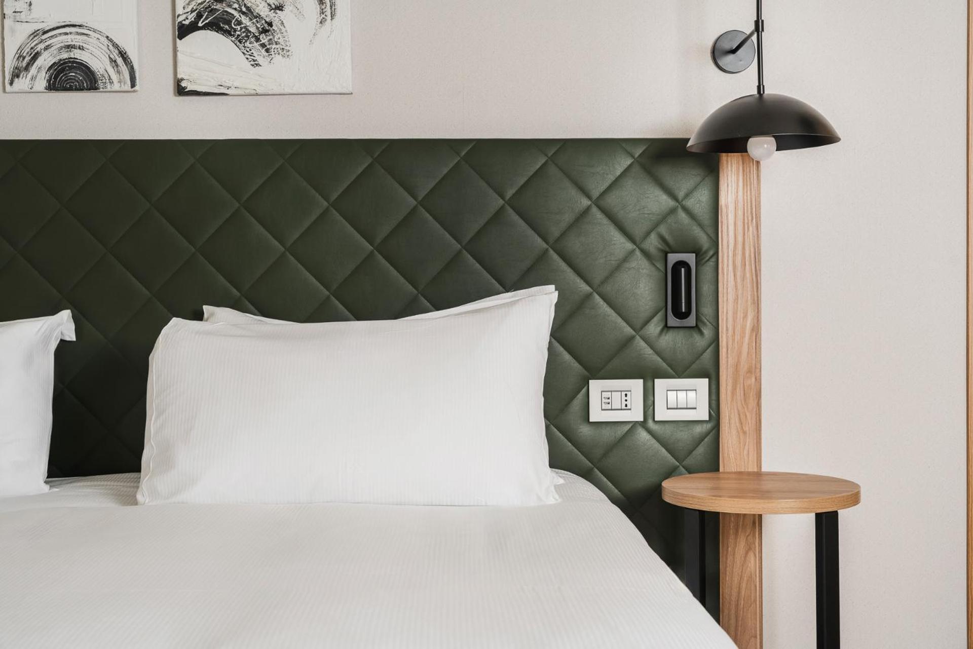 Hilton Garden Centre Hotel 4*