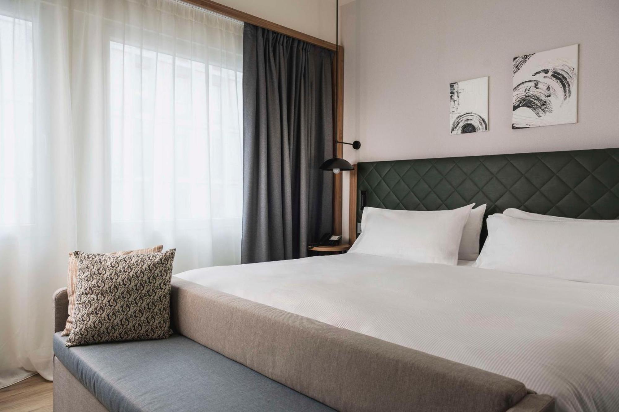 Hilton Garden Centre Hotel